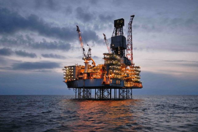 media-shah-deniz-oil-platform