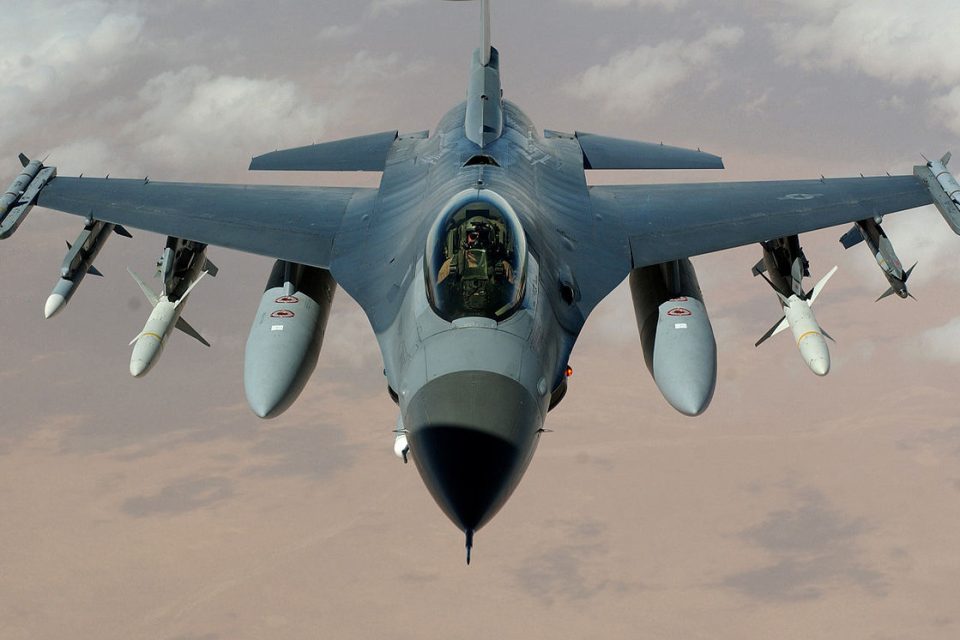 media-f-16