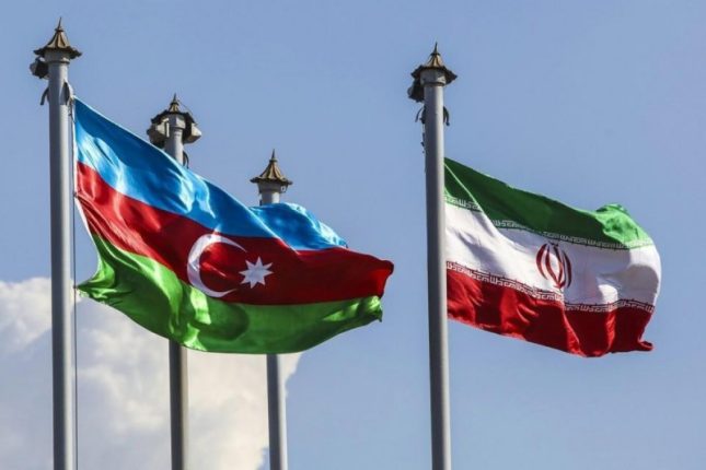 media-iran-azerbaycan-bayraqlari