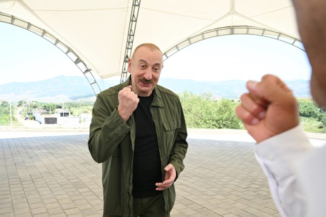 media-prezident-yumruq