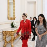 Leyla Əliyeva Türkmənistan Xalq Məsləhəti sədrinin qızı Oquldjaxan Atabayeva ilə görüşüb