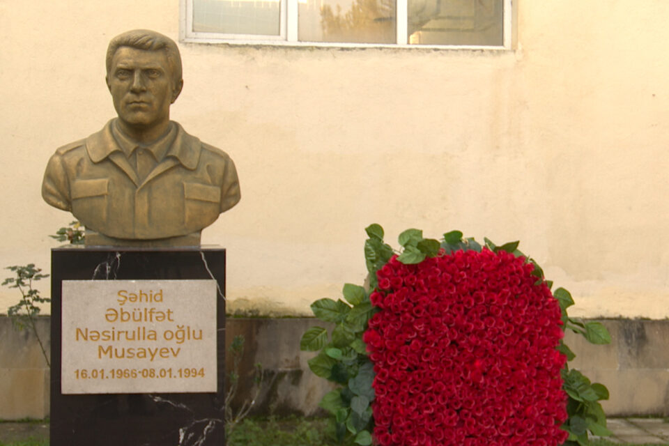 media-sequence-01-00_25_18_07-still003