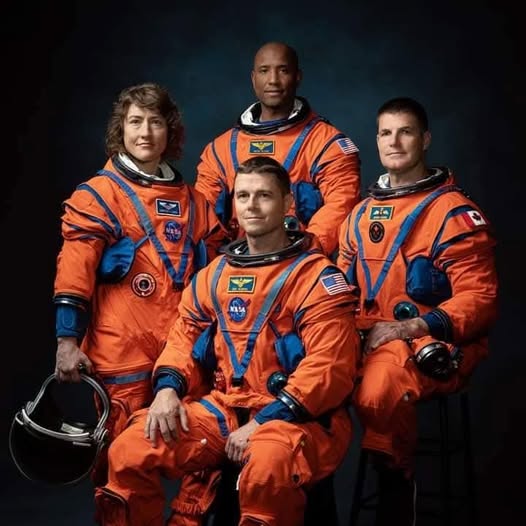 media-ay-nasa