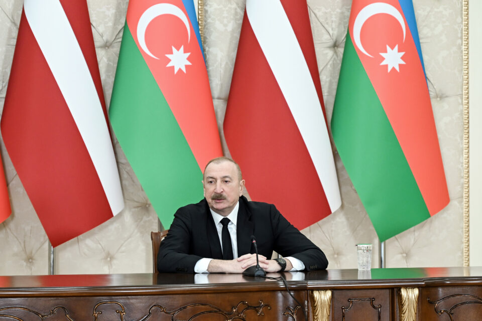 media-1776851403619563318