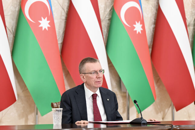 media-1776851403996349061