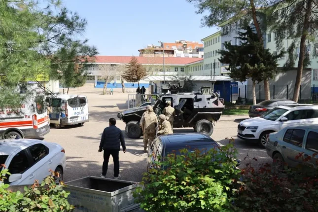 media-liseye-silahli-saldiri