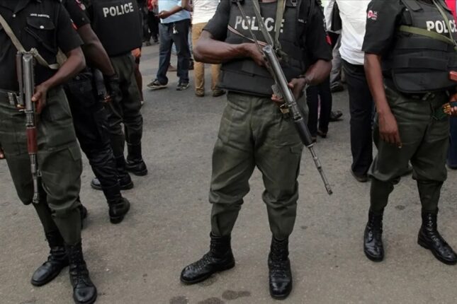 media-nigeriyada-17-polis-oldurulub