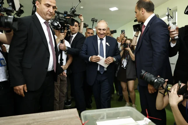 media-erm-secki-pashinyan