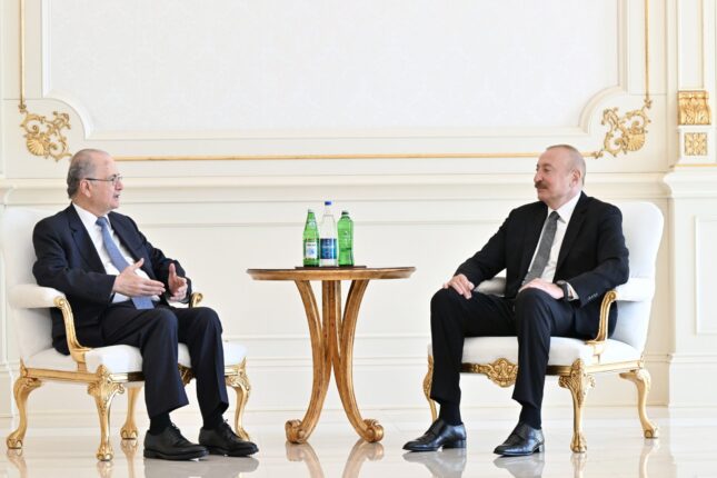 media-president_meeting_4