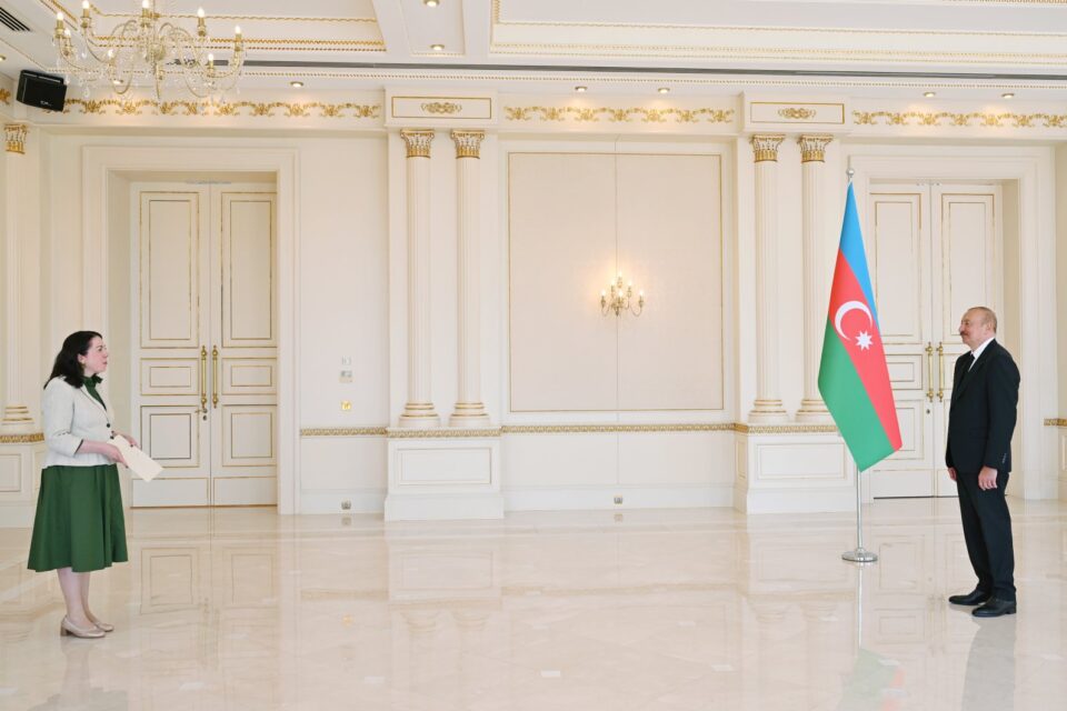 media-president_meeting_brosnani_1