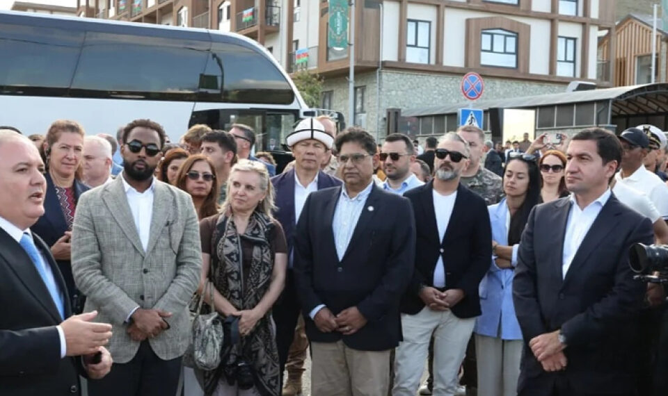 media-diplomats-visit-to-nk-120926