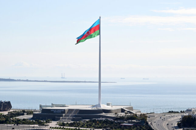 media-dovlet-bayraq-meydani