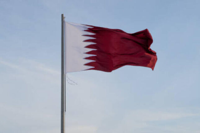 media-qatar-flag-flying-high-in-the-wind